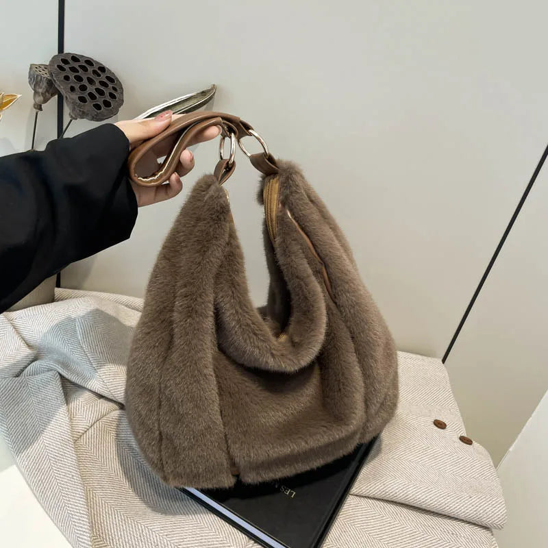 Winter Cotton Fabric Zipper Soft Shoulder Bags Large Capacity Versatile Handbags 2025 High Quality Furry Sweet Women's Bags