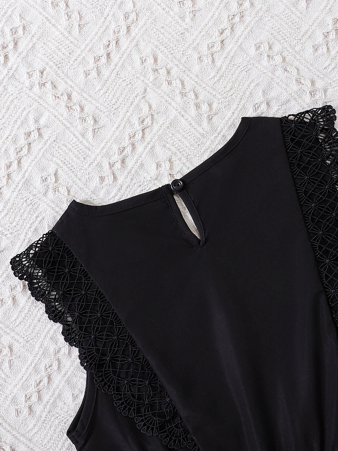 Girls' summer fashion dress: black lace splicing, colorful flower belt, elegant V-neck design