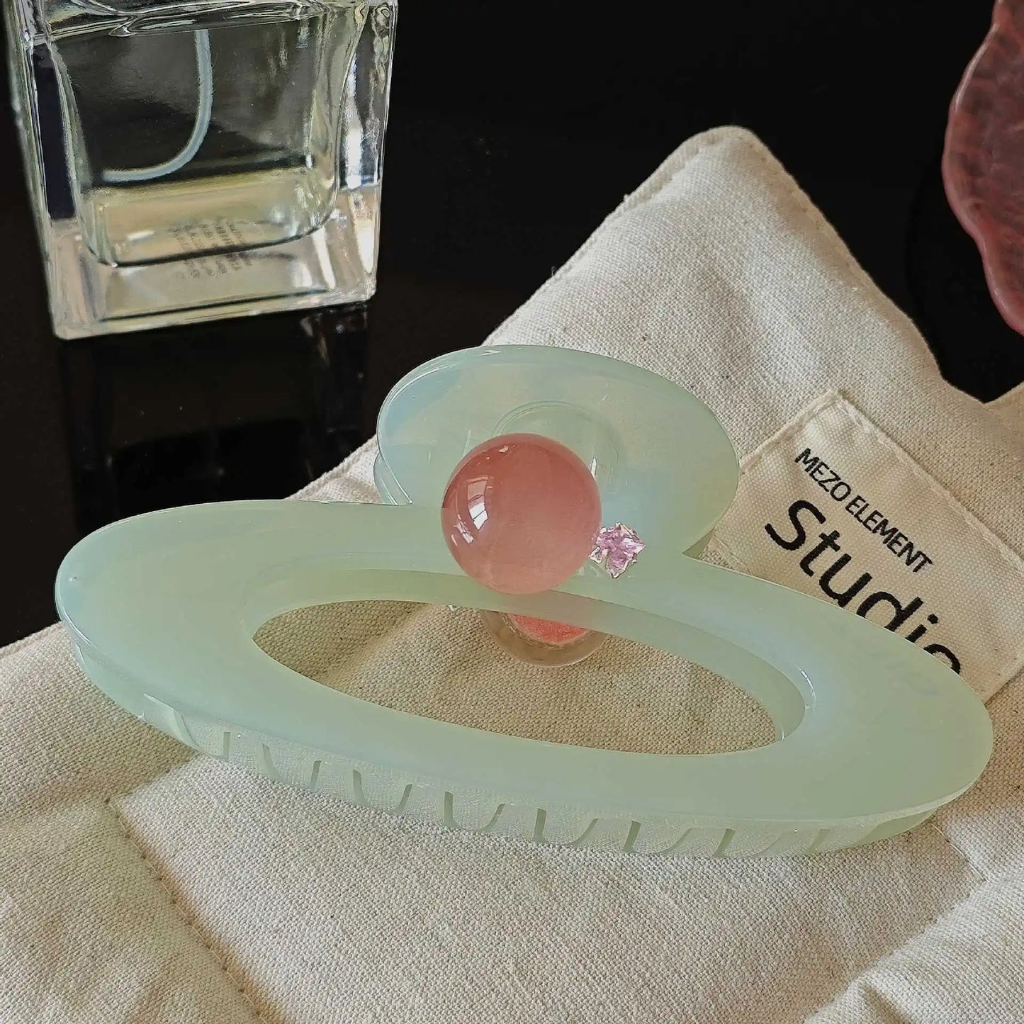 muweordy Mint green oval Hollow Out Hair Claw Clip with Pink Round Bead creative Planet Shape hair clips Sweet Hair Accessories
