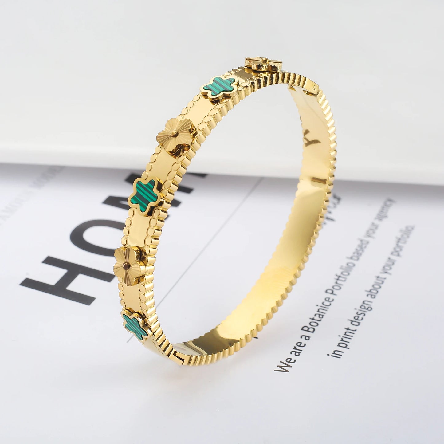 New Stainless Steel Five Leaf Flower Cuff Bracelet for Woman Fashion Gold Plated No Fade Bangle Party Jewelry Accessories Clover