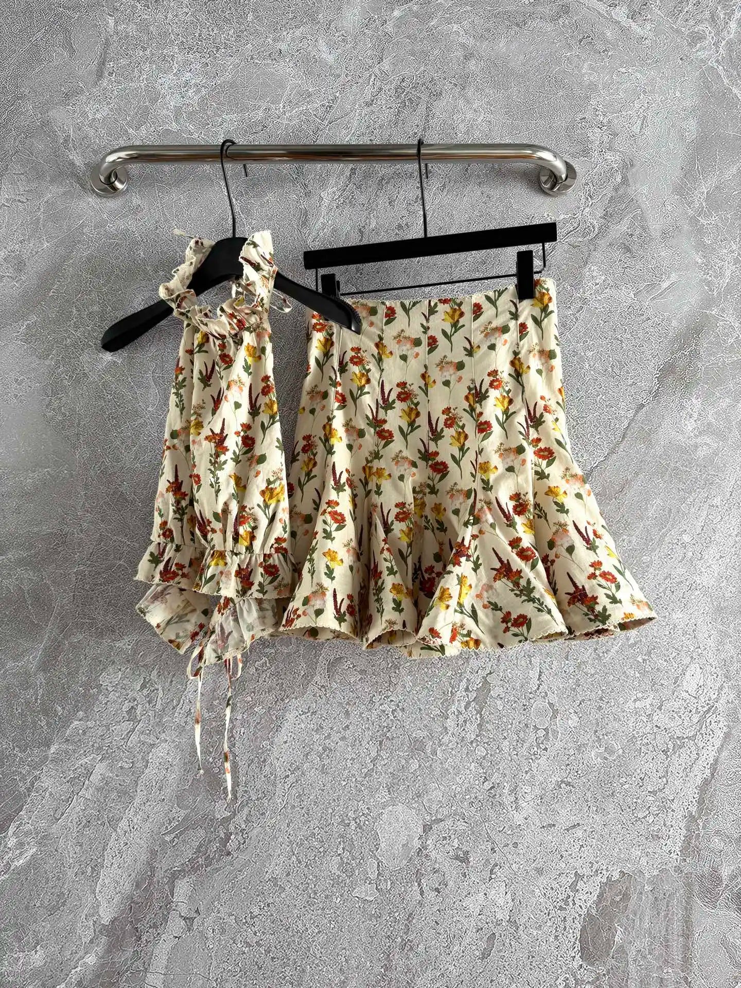 Women Flower Printed Ruffles Collar Sleeveless Linen Camisole Top + Lace Edge Trumpet Mini Skirt Set