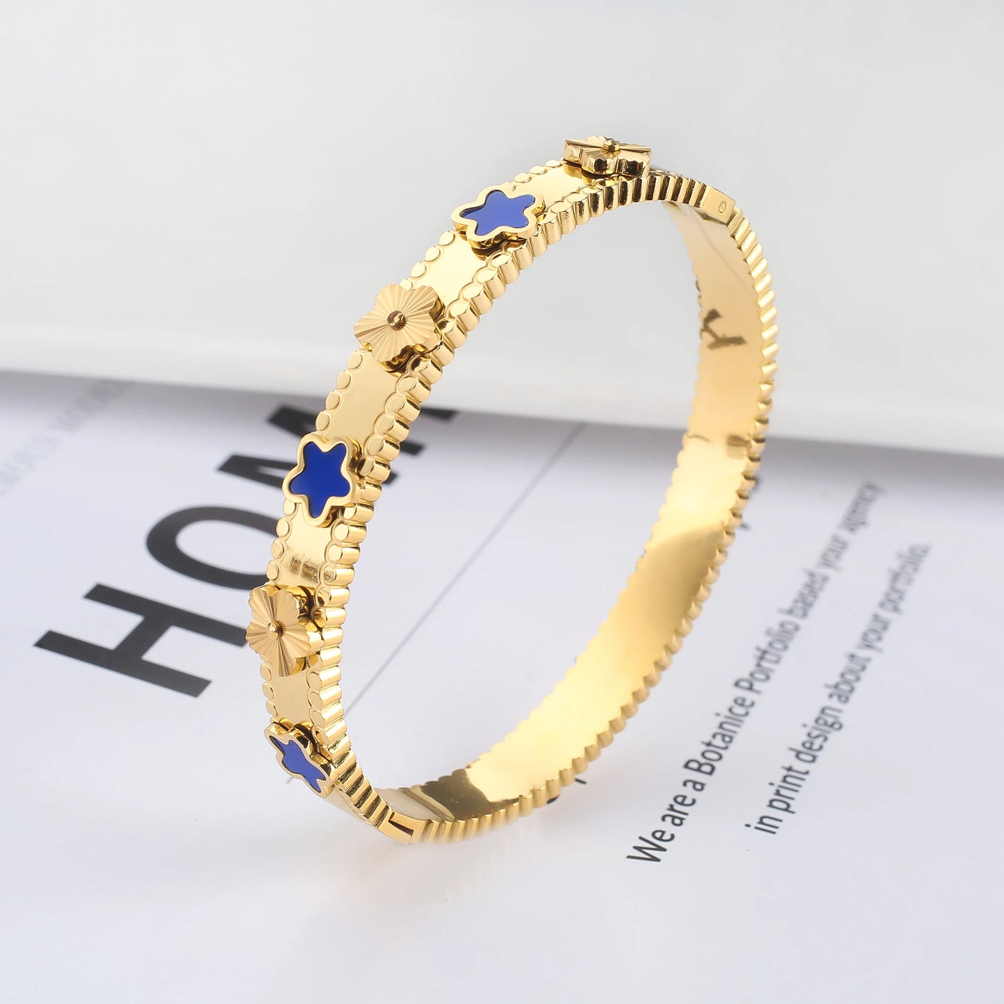 New Stainless Steel Five Leaf Flower Cuff Bracelet for Woman Fashion Gold Plated No Fade Bangle Party Jewelry Accessories Clover