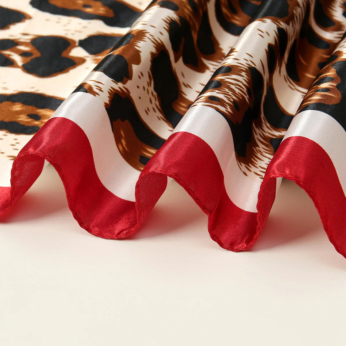 90*90cm Satin Square Scarf Women Leopard Print Shawl Hair Wrap Silk Feeling Satin Neckerchief Hair Band Classics Leopard Bandana