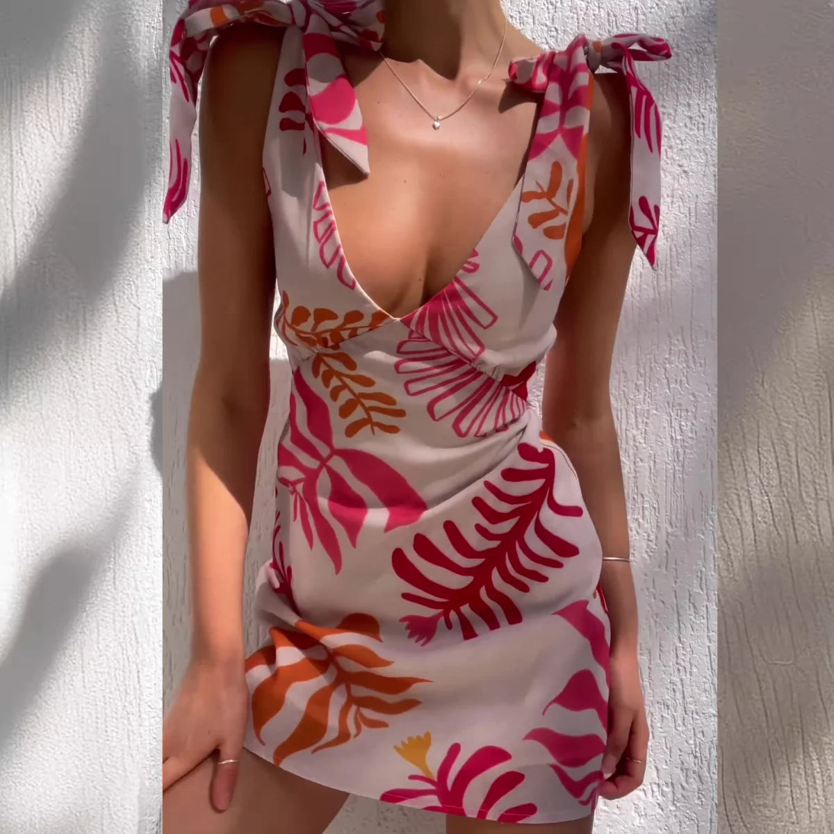 Summer Dress Sexy Sleeveless V-neck Short Sundress Fashion Printed Strap Halter Backless Dresses Women Vacation Beach Mini Dress