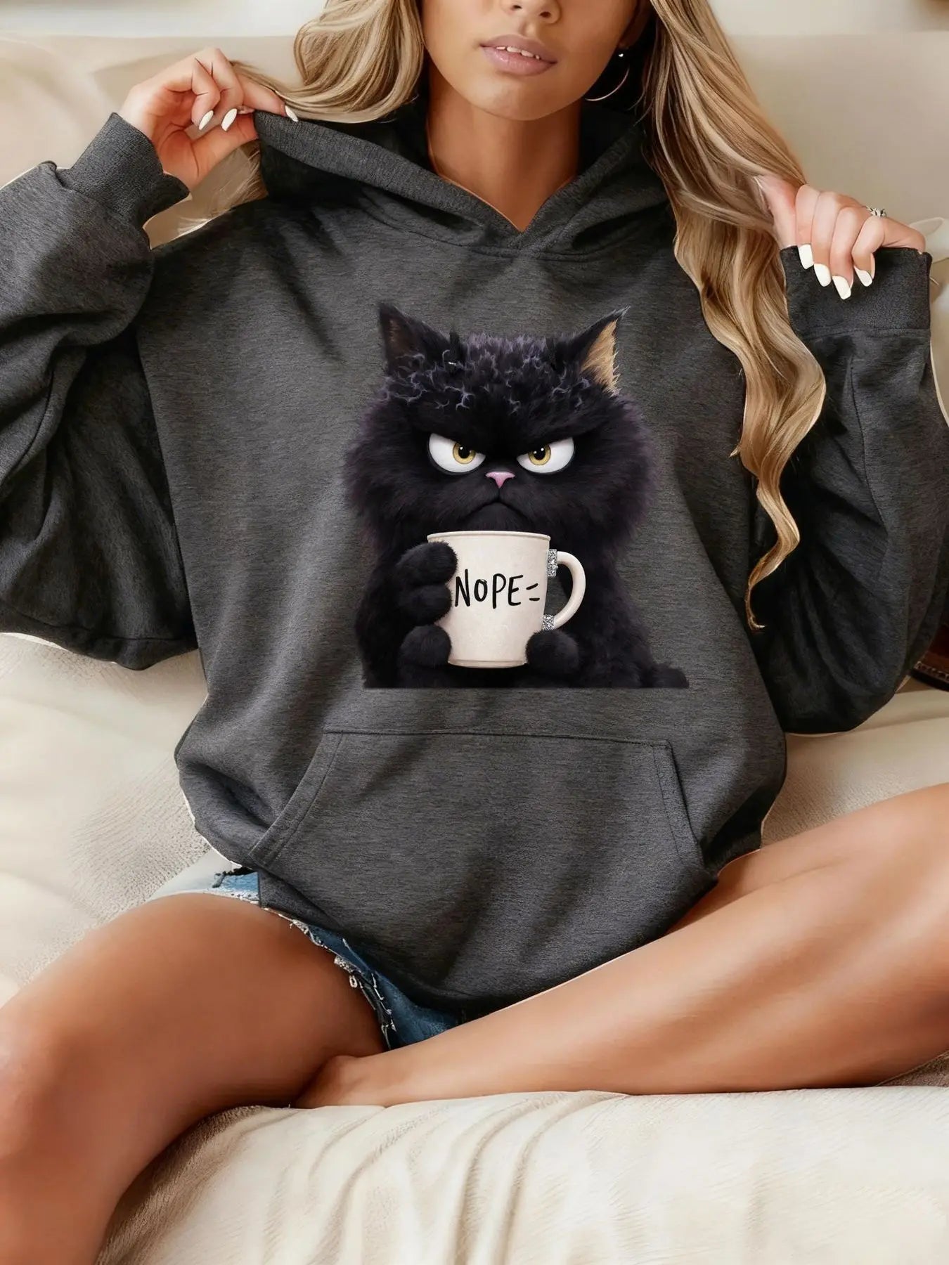 Women's autumn and winter warm loose casual pattern printed suede long sleeved hooded sweatshirt