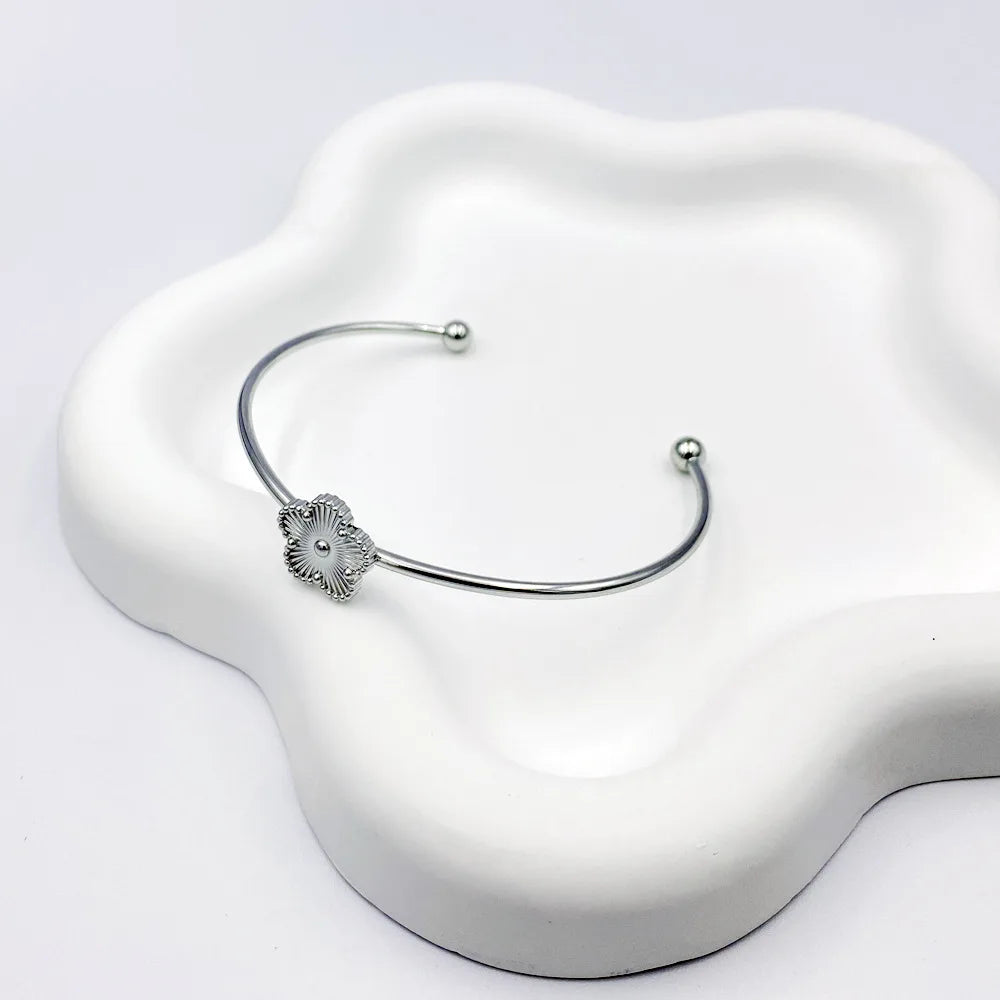 New Stainless Steel Five Leaf Flower Cuff Bracelet for Woman Fashion Gold Plated No Fade Bangle Party Jewelry Accessories Clover
