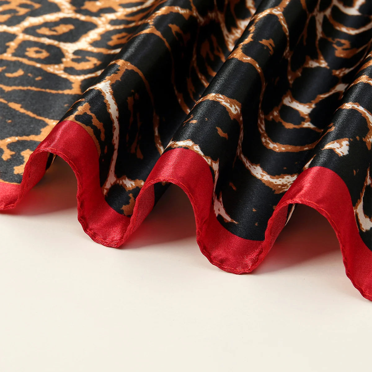 90*90cm Satin Square Scarf Women Leopard Print Shawl Hair Wrap Silk Feeling Satin Neckerchief Hair Band Classics Leopard Bandana
