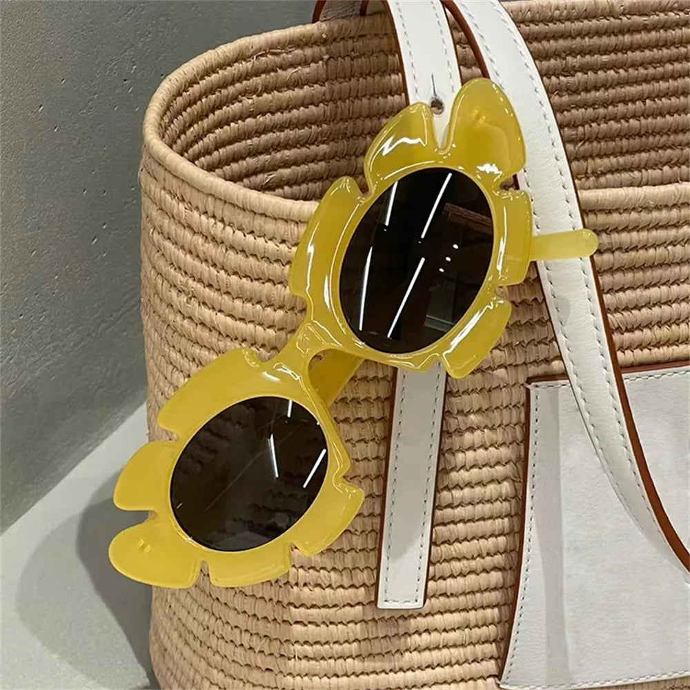 KLASSNUM Fashion Cat Eye Candy Colors Sunglasses Women Retro Brand Designer Flower Shape Eyewear Men Trending Sun Glasses UV400
