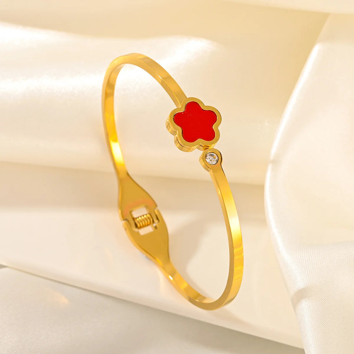New Stainless Steel Five Leaf Flower Cuff Bracelet for Woman Fashion Gold Plated No Fade Bangle Party Jewelry Accessories Clover