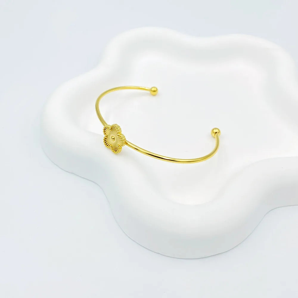 New Stainless Steel Five Leaf Flower Cuff Bracelet for Woman Fashion Gold Plated No Fade Bangle Party Jewelry Accessories Clover