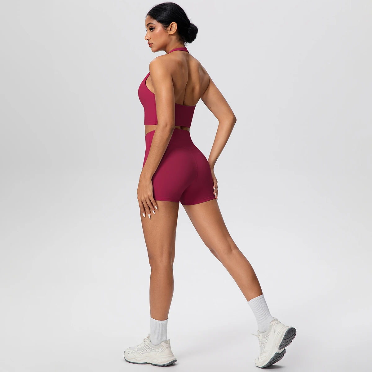 Woman Gym Yoga Set High Waisted Lifting Buttocks Sports Yoga Shorts Breathable Sexy Beautiful Back Halter Bra Chest Pad Yoga Set